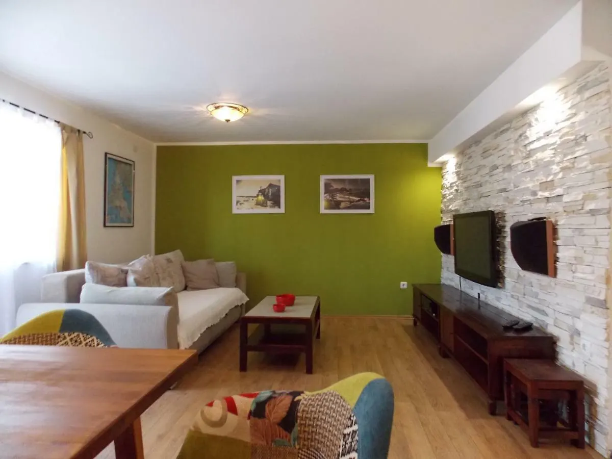 Apartment With Private Pool Njivice