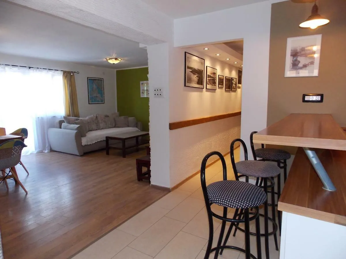 Apartment With Private Pool Njivice